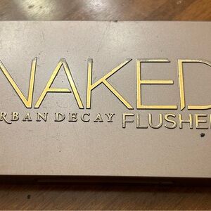 Urban Decay Naked Flushed Palette - strip